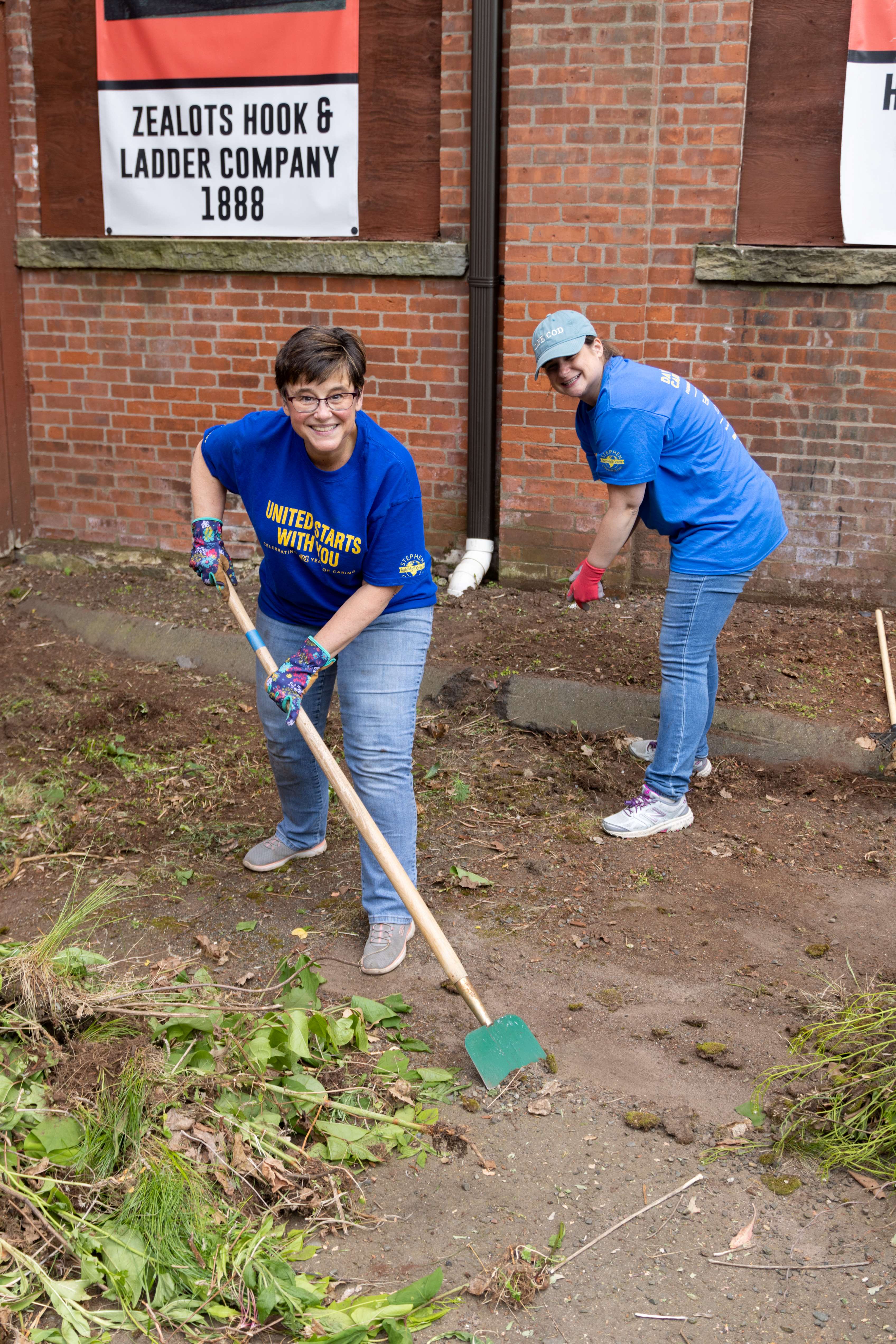 Double Tree by Hilton volunteers at the Carousel Museum.